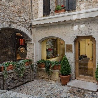 entrance to hotel