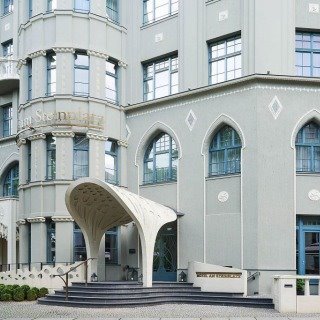 entrance to hotel