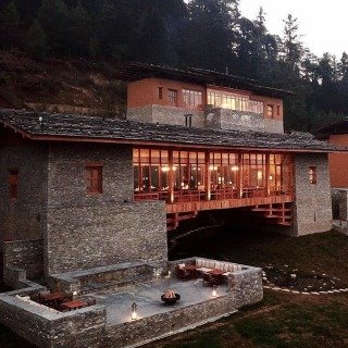 exterior lodge view