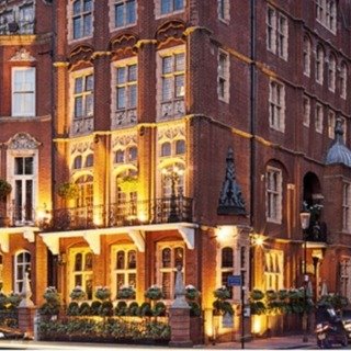 corner view of hotel