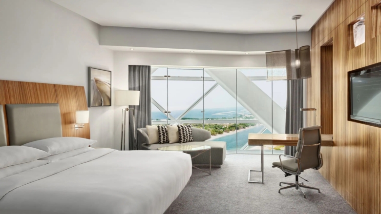 andaz 4
