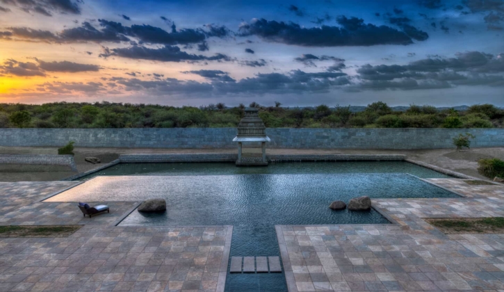 Infinity pool
