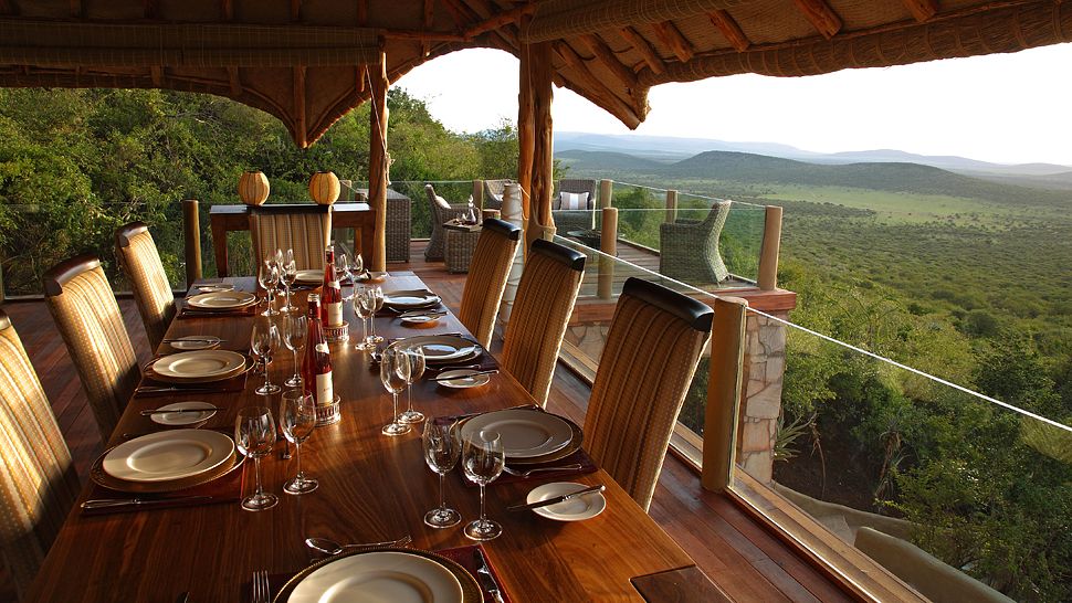 Little Olarro Deck & Dining area