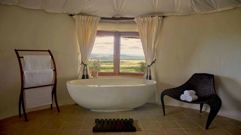 Little Olarro Main bathroom