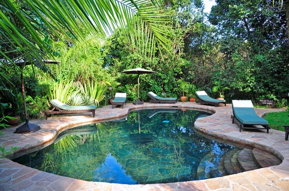 Swimming pool