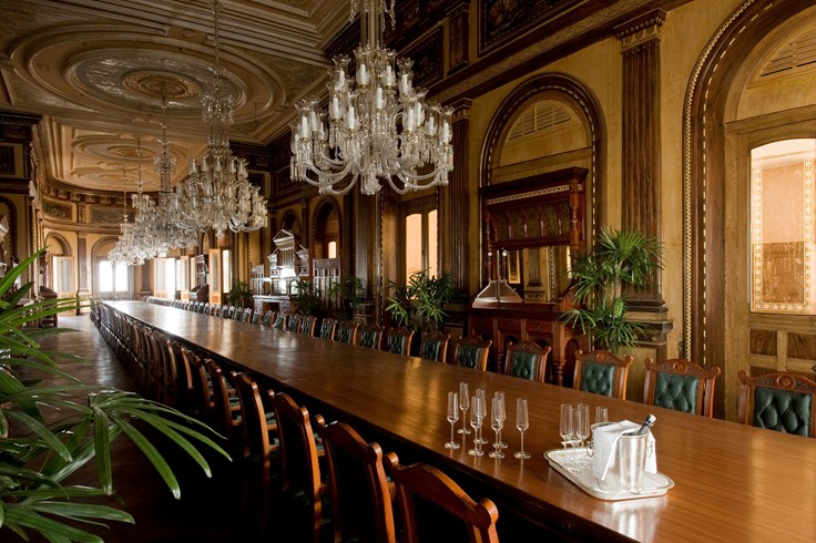 The 101 seating dining table