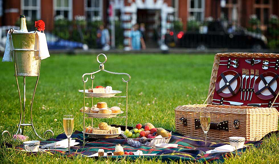 Picnic at Kensington Palace Gardens