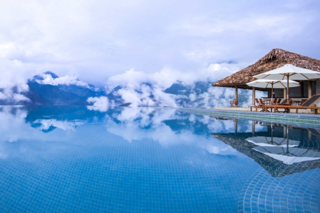 Infinity pool