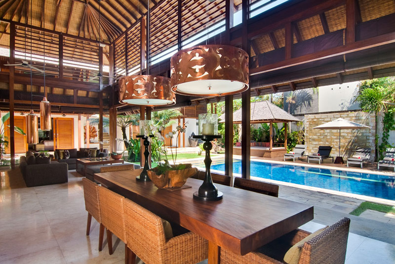 Dining and lounge area